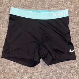 Women’s Nike Pros